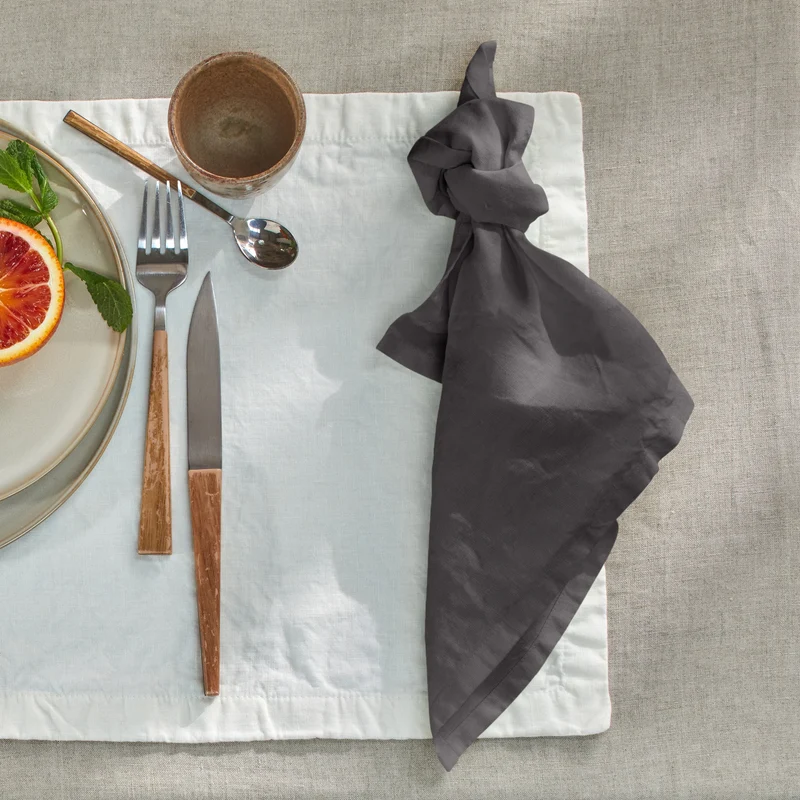 Servilletas de mesa con bourdon en lino gris plomo